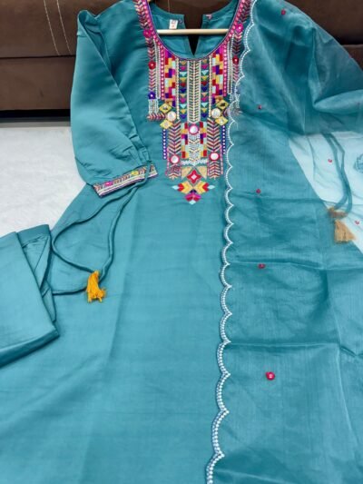 Suit - Image 5