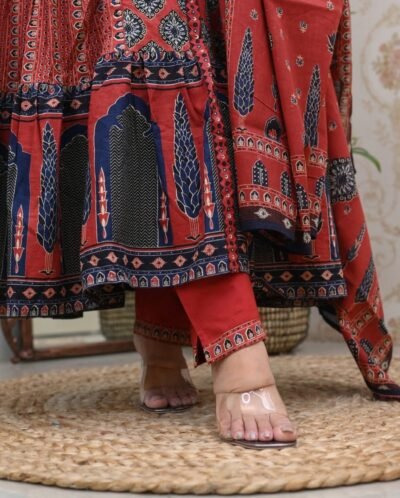 Anarkali suit - Image 3