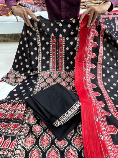 Anarkali suit - Image 4